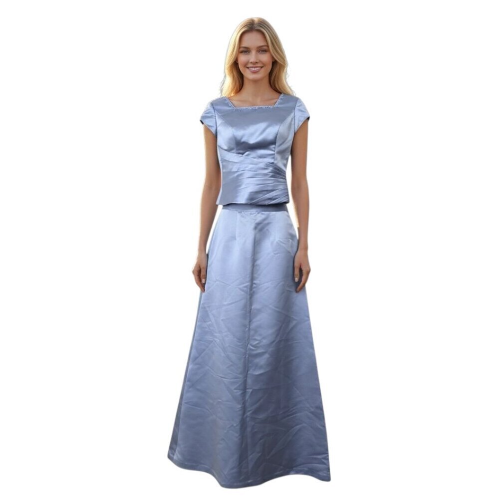 Bella Formals by Venus 2 Piece Satin Formal Fitted Petal Top & Maxi Skirt Sz 4/6